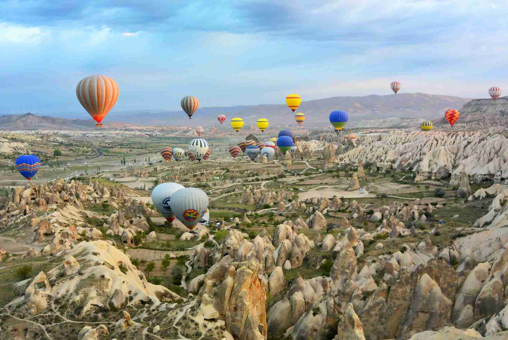 Turkey Blocks Access to Popular eSIM Providers as Holiday Season Begins